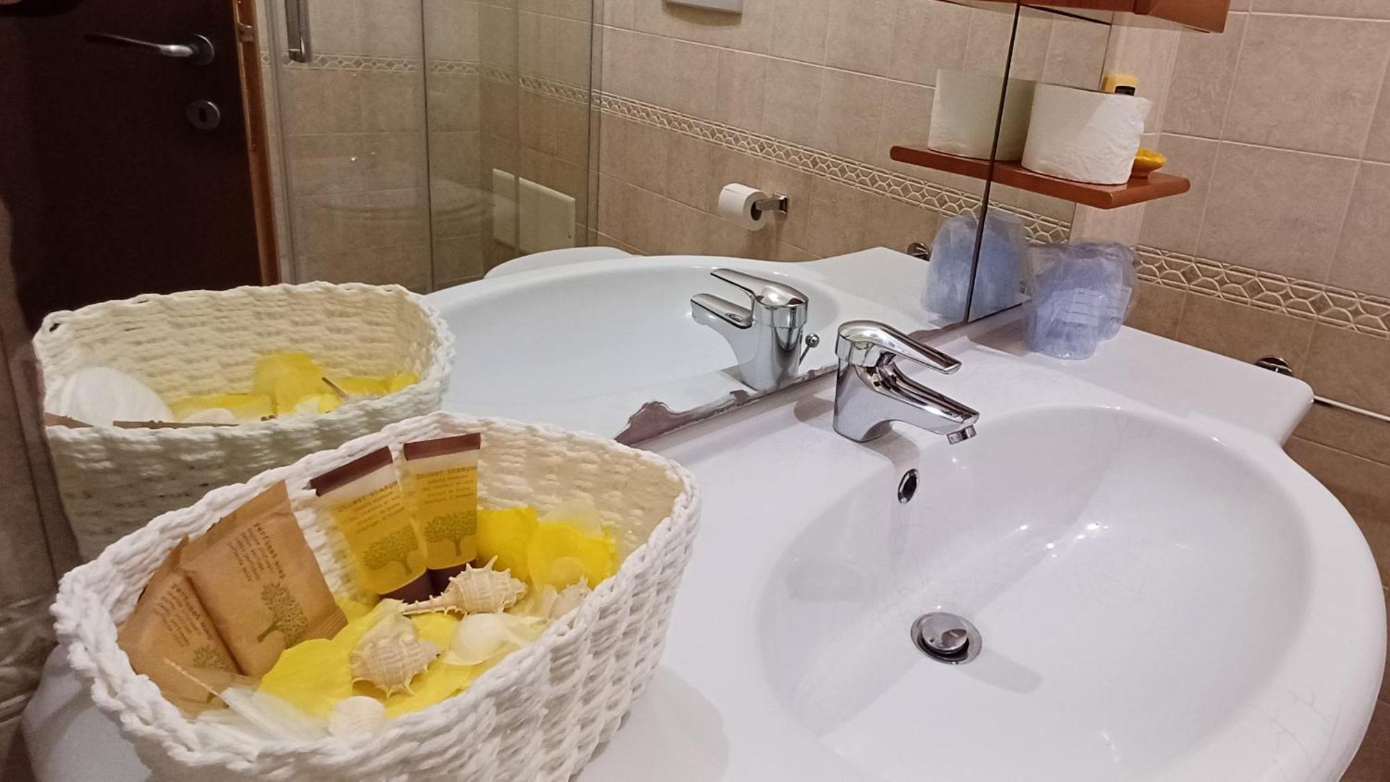 Boat Dreams , Garden Relax Apartment Matino Luaran gambar